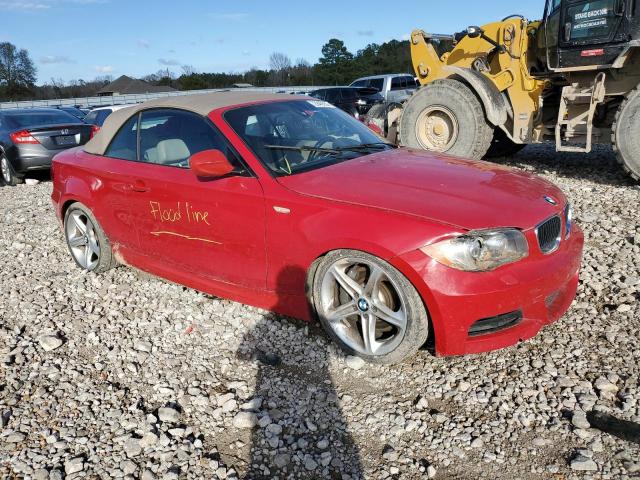 WBAUN7C57BVM24877 - 2011 BMW 135 I RED photo 4