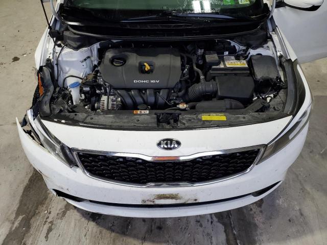 3KPFK4A76JE230173 - 2018 KIA FORTE LX WHITE photo 11