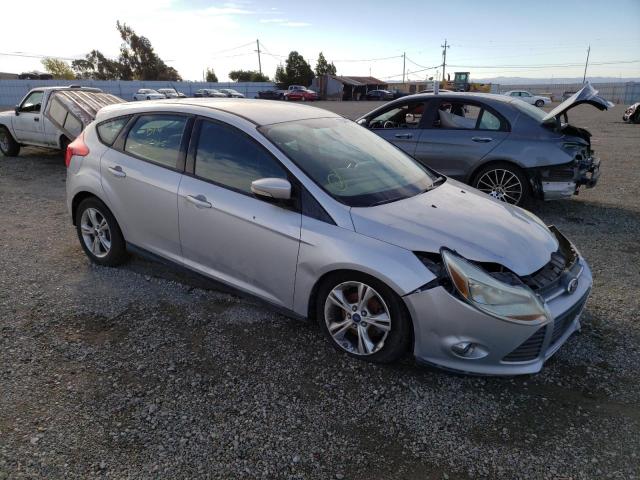 1FADP3K21EL326219 - 2014 FORD FOCUS SE SILVER photo 4