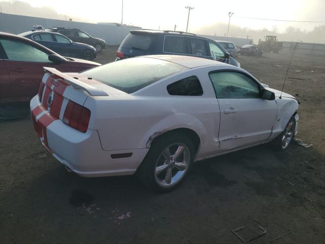 1ZVFT82H075249072 - 2007 FORD MUSTANG GT WHITE photo 3