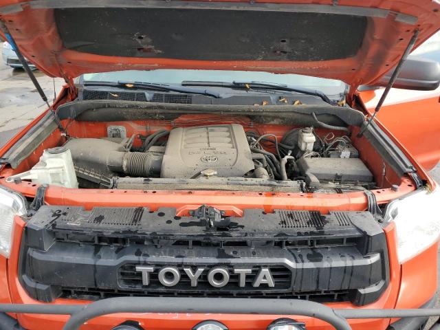 5TFUW5F17HX617671 - 2017 TOYOTA TUNDRA DOUBLE CAB SR/SR5 ORANGE photo 11