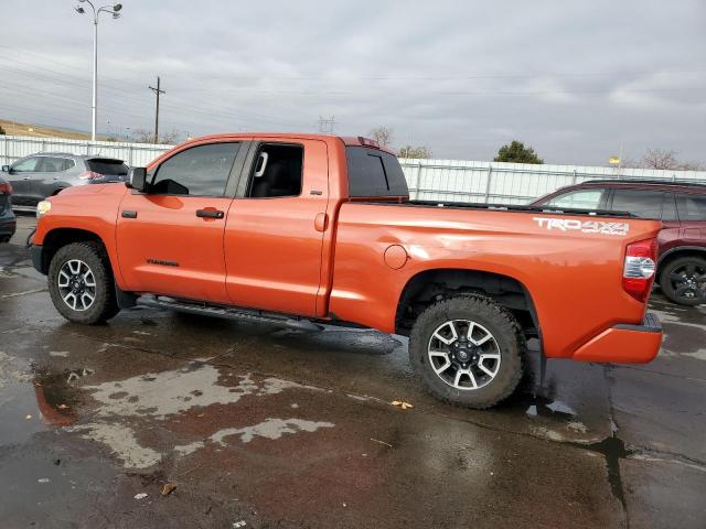 5TFUW5F17HX617671 - 2017 TOYOTA TUNDRA DOUBLE CAB SR/SR5 ORANGE photo 2