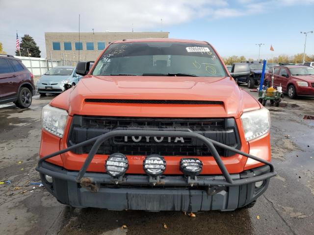5TFUW5F17HX617671 - 2017 TOYOTA TUNDRA DOUBLE CAB SR/SR5 ORANGE photo 5