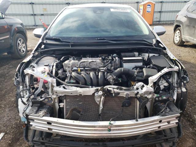 5YFEPMAE5NP282328 - 2022 TOYOTA COROLLA LE SILVER photo 5