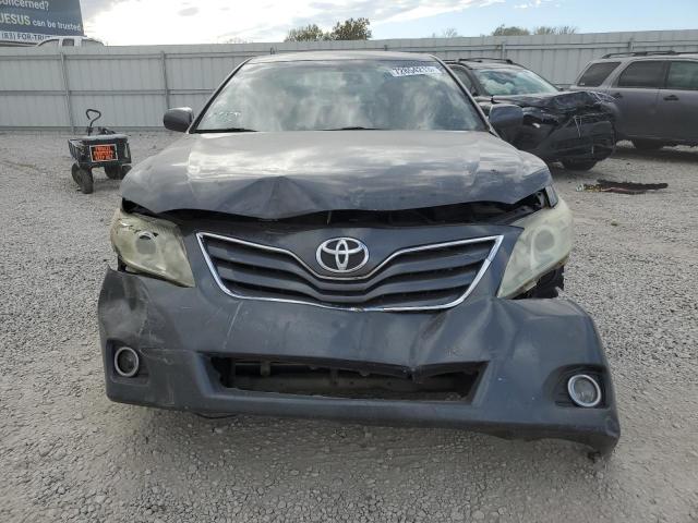 4T1BF3EK6BU223587 - 2011 TOYOTA CAMRY BASE GRAY photo 5