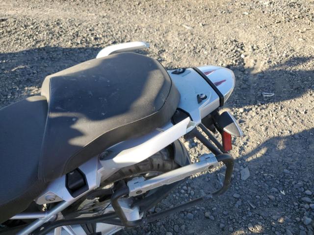 WB10A1101HZ671389 - 2017 BMW R1200 GS SILVER photo 6