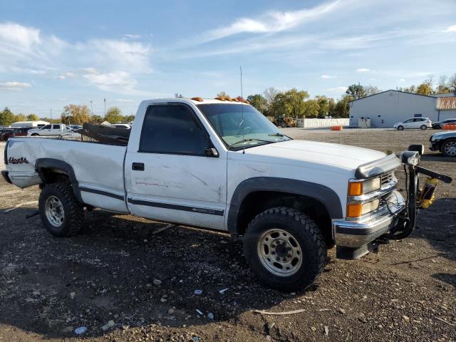 1GCGK24RXYR121056 - 2000 CHEVROLET 2500 K2500 WHITE photo 4