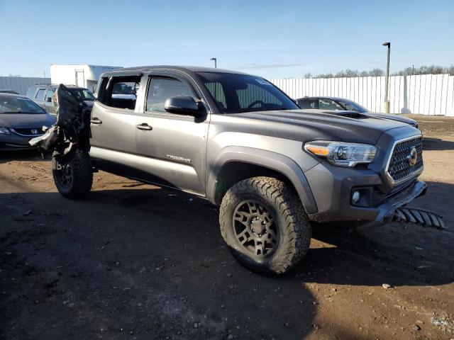 3TMCZ5ANXJM155762 - 2018 TOYOTA TACOMA DOUBLE CAB 灰色 照片 4