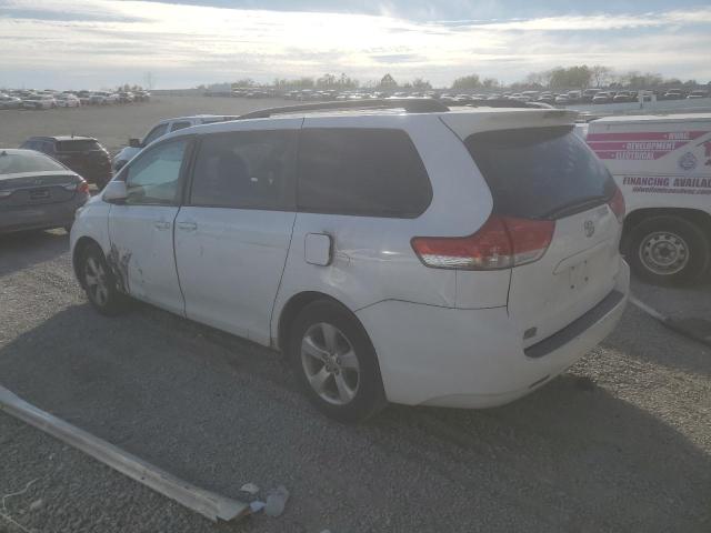 5TDKK3DC5DS309653 - 2013 TOYOTA SIENNA LE WHITE photo 2