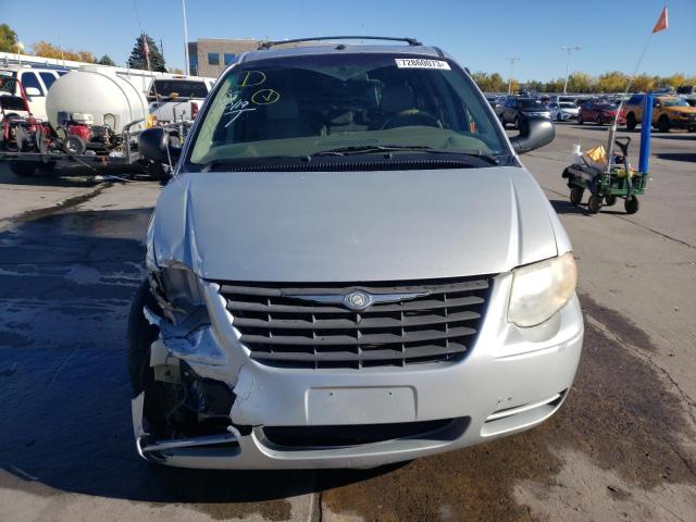 2A4GP54LX7R171683 - 2007 CHRYSLER TOWN & COU TOURING 银色 照片 5