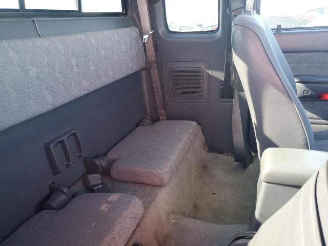 4TASN92N9YZ584201 - 2000 TOYOTA TACOMA XTRACAB PRERUNNER ვერცხლისფერი ფოტო 10