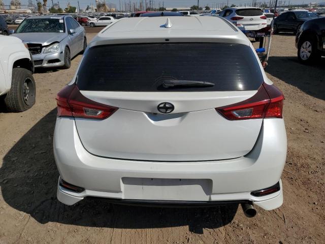 JTNKARJE9GJ512361 - 2016 TOYOTA SCION IM WHITE photo 6