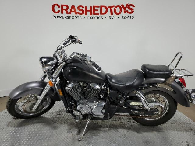 JH2RC44333M703963 - 2003 HONDA VT750 CDA 黑色 照片 3