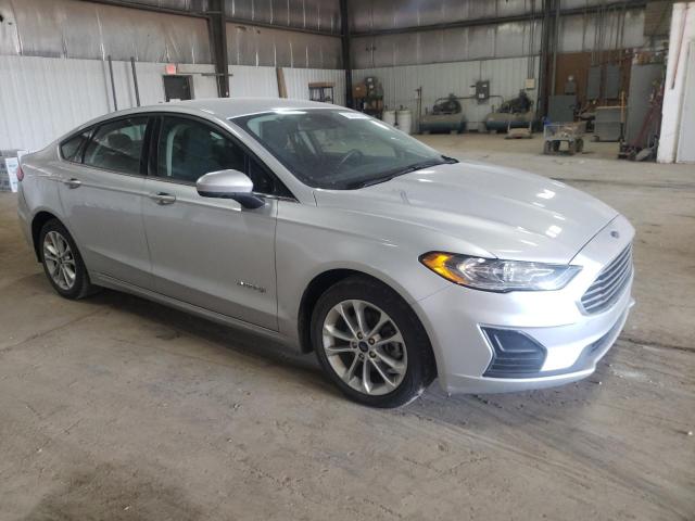 3FA6P0LU0KR220302 - 2019 FORD FUSION SE SILVER photo 4