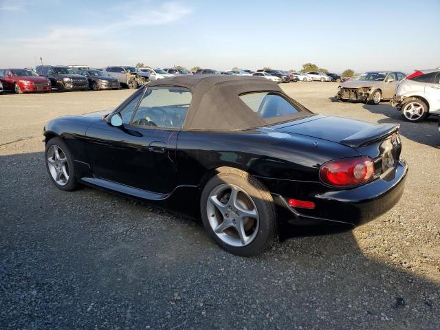 JM1NB353X30301710 - 2003 MAZDA MX-5 MIATA BASE BLACK photo 2