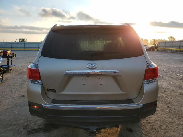 5TDZK3EH2DS140006 - 2013 TOYOTA HIGHLANDER BASE GOLD photo 6