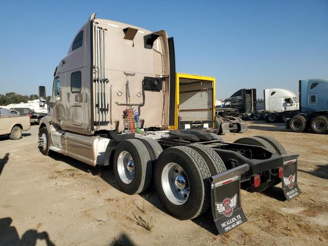 1XP4DP9X9ED211856 - 2014 PETERBILT 587 GOLD photo 3