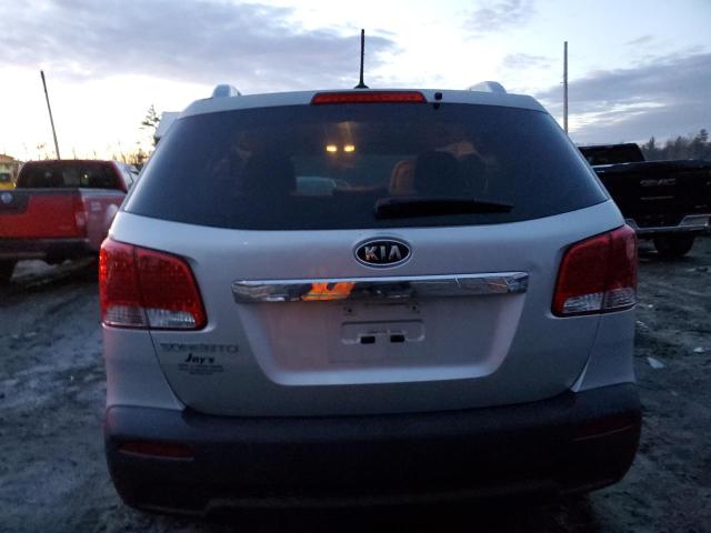 5XYKTDA2XDG314908 - 2013 KIA SORENTO LX SILVER photo 6