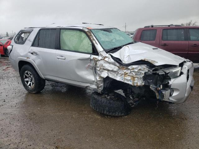 JTEBU5JR0L5744322 - 2020 TOYOTA 4RUNNER SR5/SR5 PREMIUM 银色 照片 4