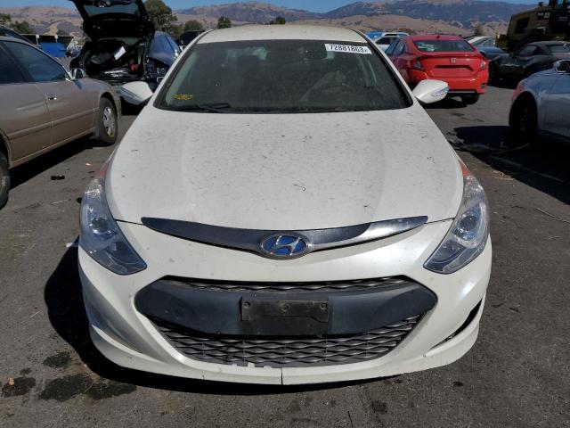 KMHEC4A46EA107802 - 2014 HYUNDAI SONATA HYBRID WHITE photo 5