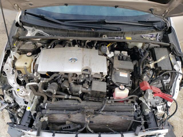 JTDKARFP2H3046261 - 2017 TOYOTA PRIUS PRIM 银色 照片 11