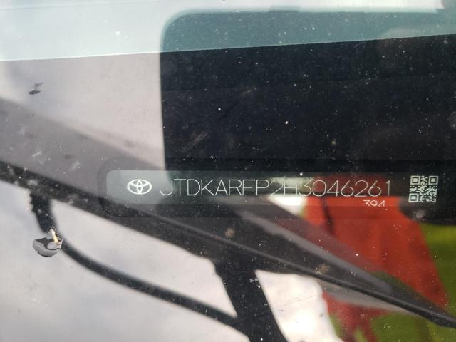 JTDKARFP2H3046261 - 2017 TOYOTA PRIUS PRIM 银色 照片 13