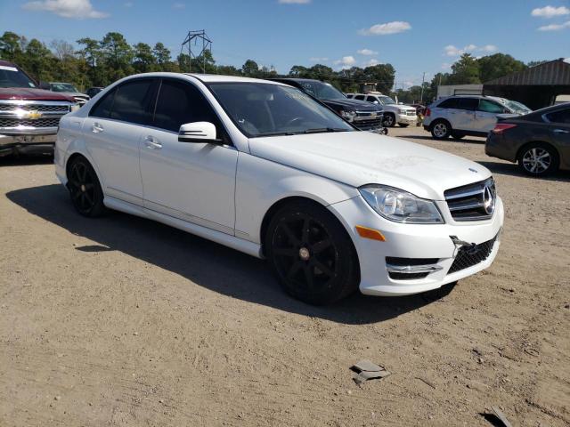 WDDGF4HB9EG229680 - 2014 MERCEDES-BENZ C 250 WHITE photo 4