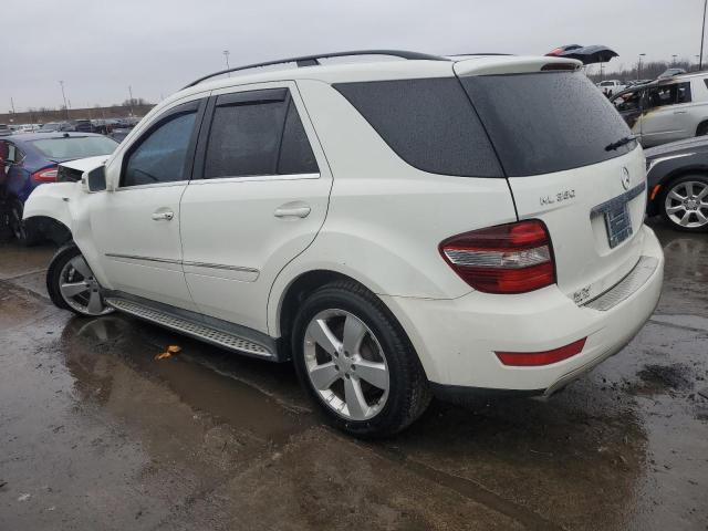 4JGBB8GB3BA701083 - 2011 MERCEDES-BENZ ML 350 4MATIC WHITE photo 2