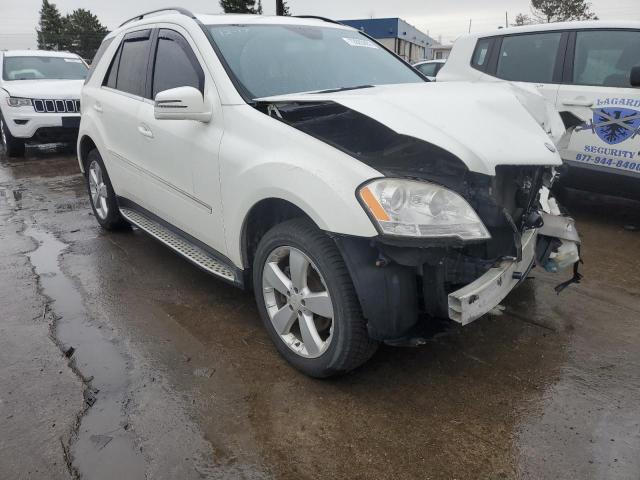 4JGBB8GB3BA701083 - 2011 MERCEDES-BENZ ML 350 4MATIC WHITE photo 4