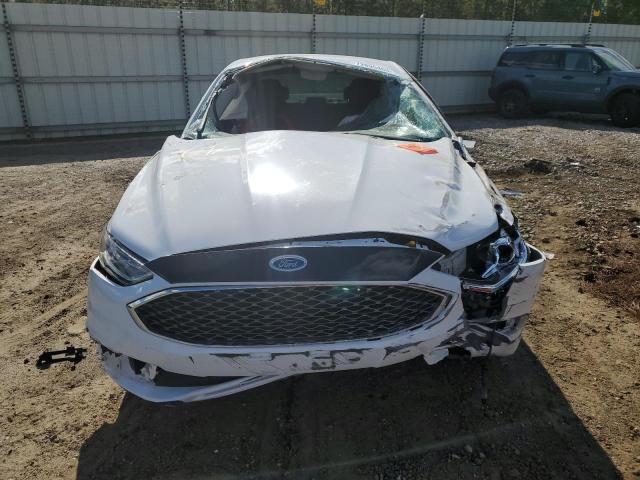 3FA6P0H74HR110963 - 2017 FORD FUSION SE WHITE photo 5