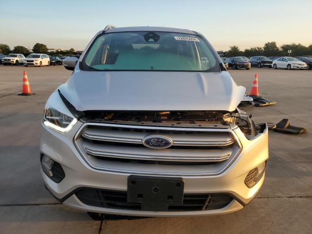 1FMCU0J93JUB09847 - 2018 FORD ESCAPE TITANIUM WHITE photo 5