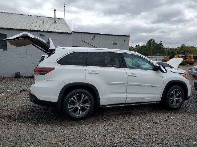 5TDJKRFH1GS280566 - 2016 TOYOTA HIGHLANDER XLE WHITE photo 3