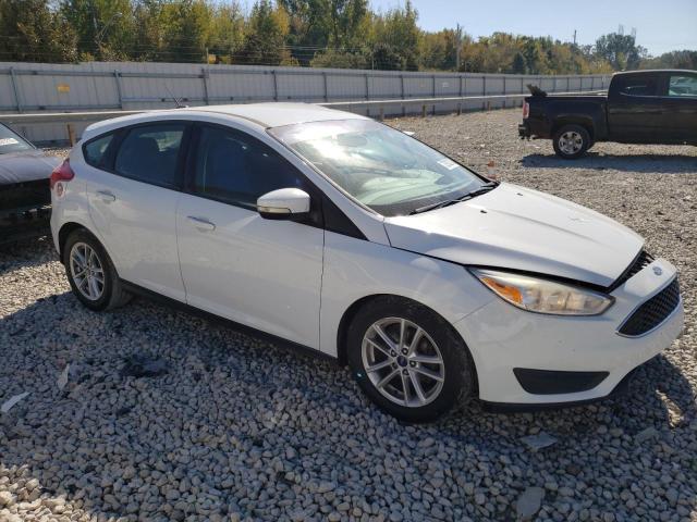 1FADP3K24HL272838 - 2017 FORD FOCUS SE WHITE photo 4