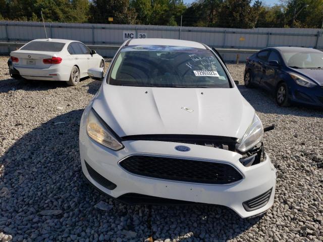 1FADP3K24HL272838 - 2017 FORD FOCUS SE WHITE photo 5