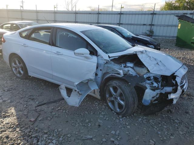 3FA6P0T91GR263002 - 2016 FORD FUSION SE WHITE photo 4