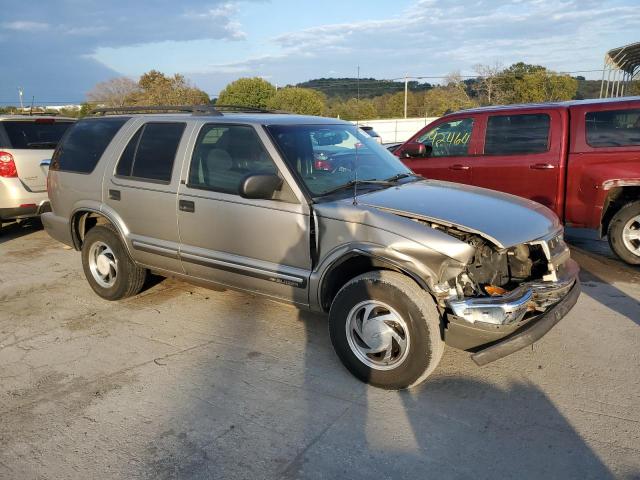 1GNDT13W61K241654 - 2001 CHEVROLET BLAZER GOLD photo 4