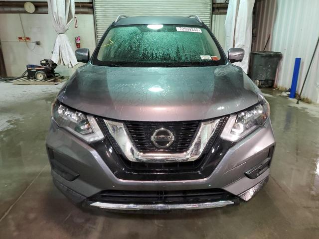 KNMAT2MV1JP600497 - 2018 NISSAN ROGUE S GRAY photo 5