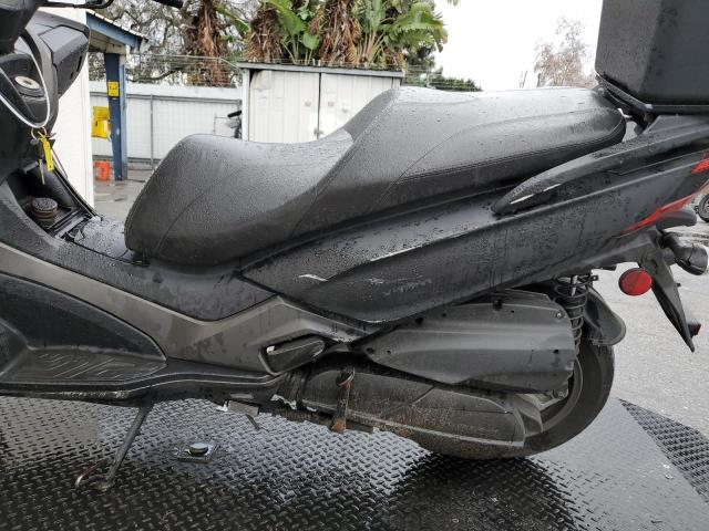 LC2W1M246LC100151 - 2020 KYMCO USA INC X-TOWN 300 BLACK photo 6