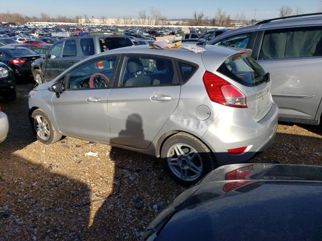 3FADP4EJ2JM101437 - 2018 FORD FIESTA SE SILVER photo 2