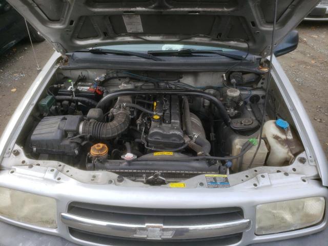 2CNBE13C026918701 - 2002 CHEVROLET TRACKER SILVER photo 11