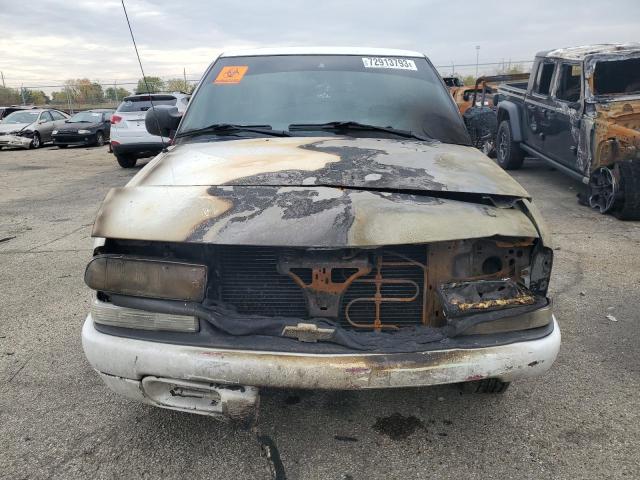 1GCCS1447Y8131966 - 2000 CHEVROLET S TRUCK S10 WHITE photo 5