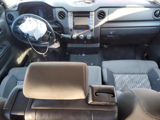 5TFUM5F17JX078464 - 2018 TOYOTA TUNDRA DOUBLE CAB SR/SR5 RED photo 8