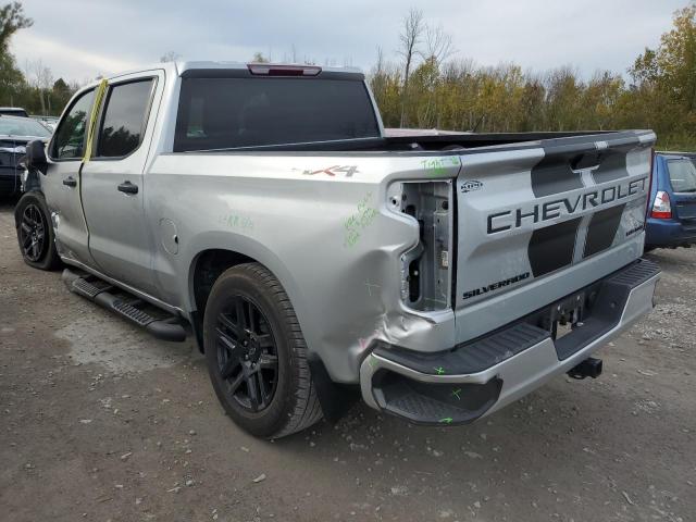 1GCPYBEK6NZ139419 - 2022 CHEVROLET SILVERADO K1500 CUSTOM SILVER photo 2