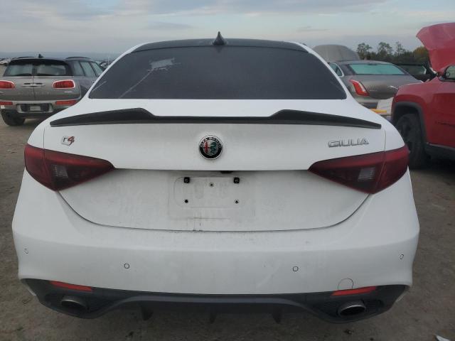 ZARFAEEN1J7596498 - 2018 ALFA ROMEO GIULIA TI Q4 WHITE photo 6