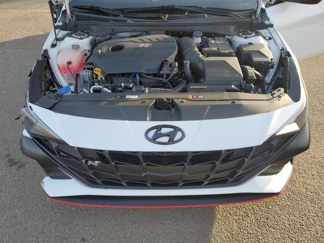 KMHLW4AK1NU001950 - 2022 HYUNDAI ELANTRA N WHITE photo 11