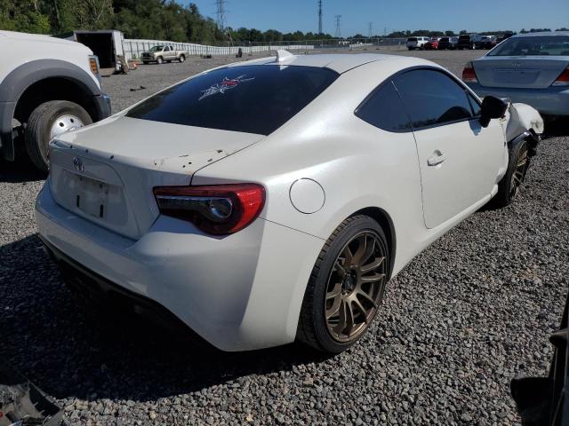 JF1ZNAA11H8705365 - 2017 TOYOTA 86 BASE WHITE photo 3