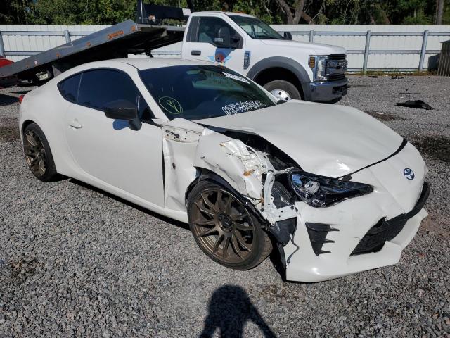 JF1ZNAA11H8705365 - 2017 TOYOTA 86 BASE WHITE photo 4