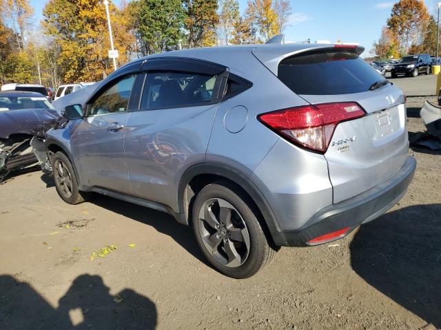 3CZRU6H55JM716982 - 2018 HONDA HR-V EX SILVER photo 2