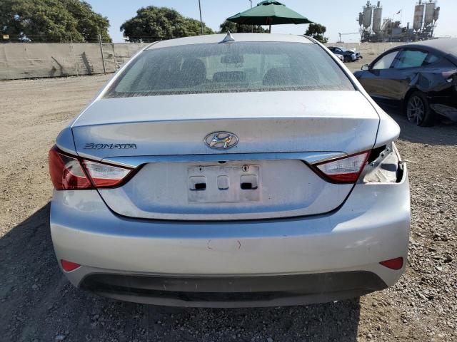 5NPEB4AC4EH814453 - 2014 HYUNDAI SONATA GLS SILVER photo 6