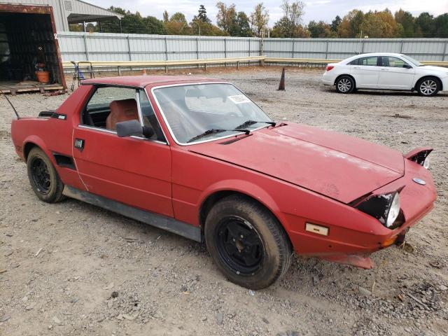 ZBBBS00A3E7151352 - 1984 FIAT BERTONE RED photo 4